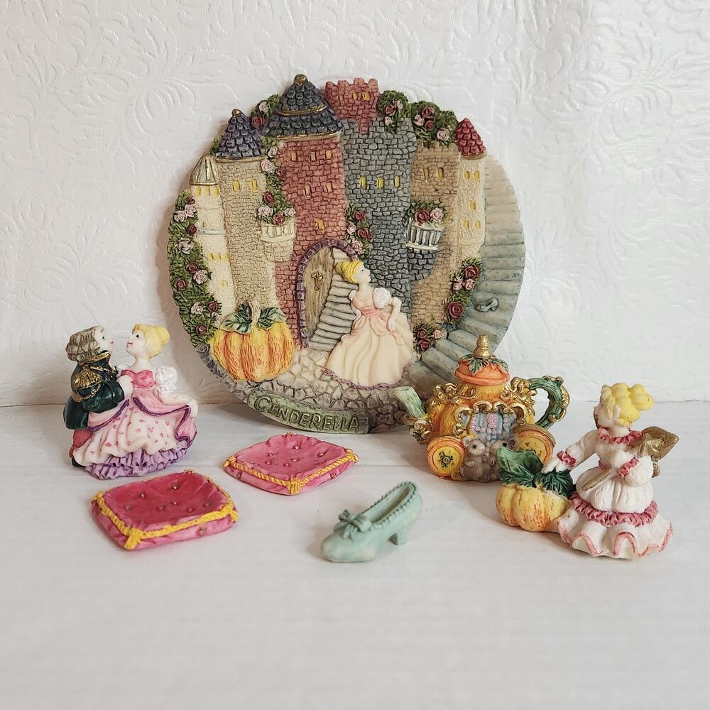 1997 Mini Cinderella Polystone Decor Collection Popular Imports Pumpkin Vintage